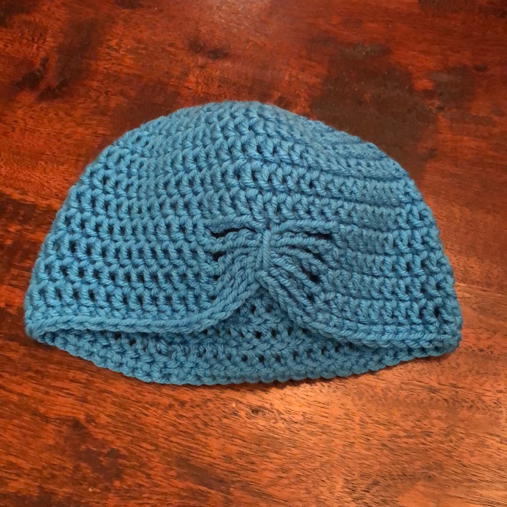NEW! Girl crochet hat with butterfly accent